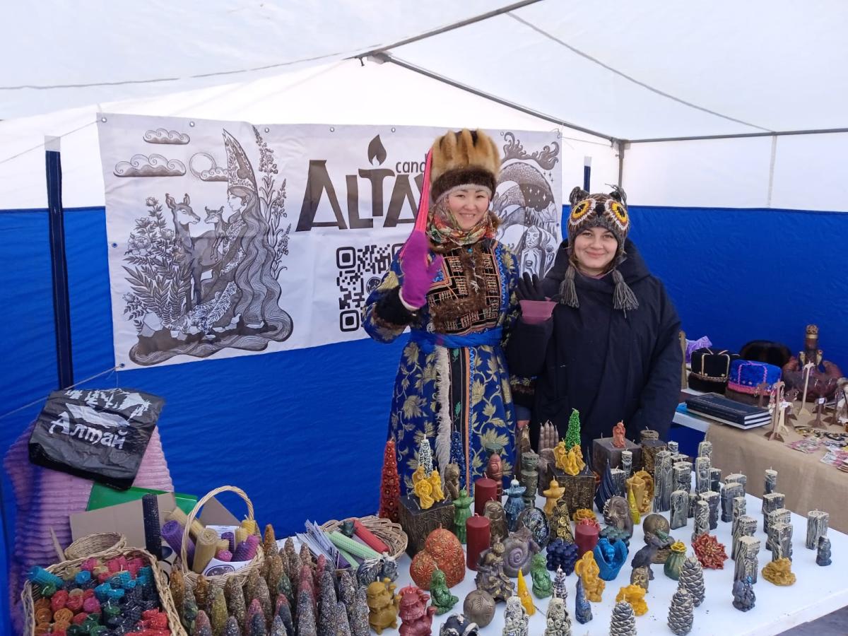 Сегодня, 18 февраля, на главной площади Горно-Алтайска проходит  республиканская сельскохозяйственная ярмарка